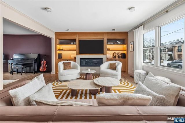 26 Laurie Drive, Englewood Cliffs, NJ 07632