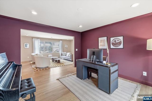 26 Laurie Drive, Englewood Cliffs, NJ 07632