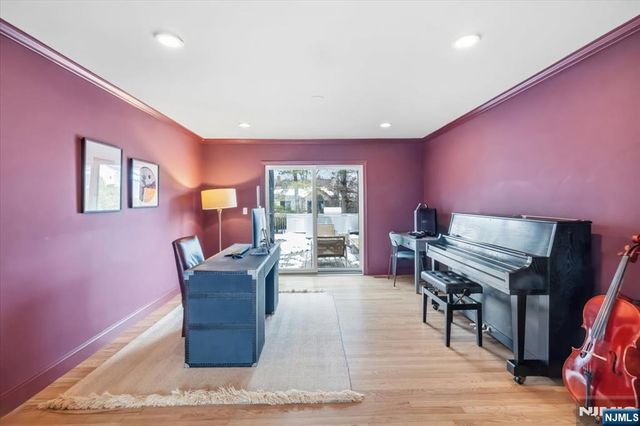 26 Laurie Drive, Englewood Cliffs, NJ 07632