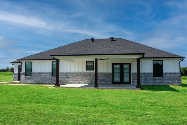 352 Private Road 36009, Honey Grove, TX 75446