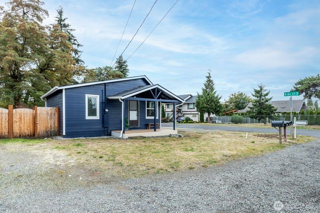 824 108th St S, Tacoma, WA 98444