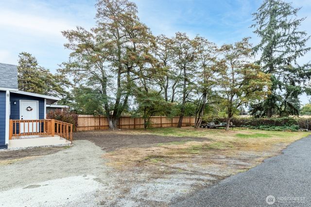 824 108th St S, Tacoma, WA 98444