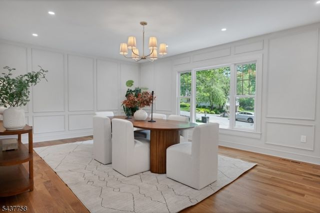 51 Brookside Ter, North Caldwell Boro, NJ 07006