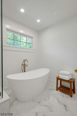 51 Brookside Ter, North Caldwell Boro, NJ 07006