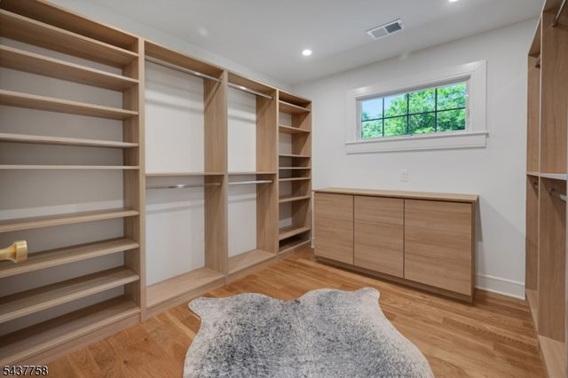 51 Brookside Ter, North Caldwell Boro, NJ 07006