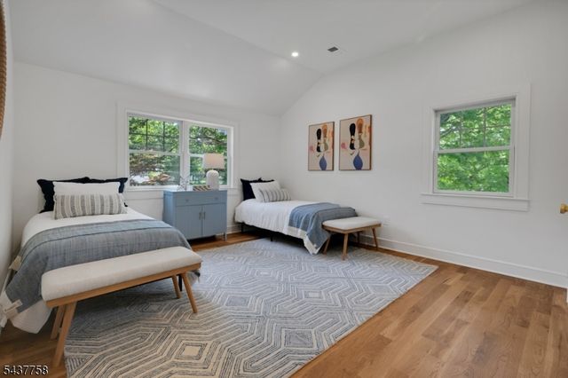 51 Brookside Ter, North Caldwell Boro, NJ 07006