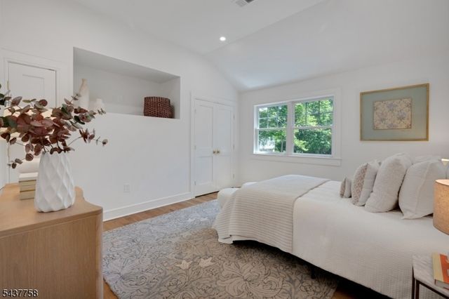 51 Brookside Ter, North Caldwell Boro, NJ 07006