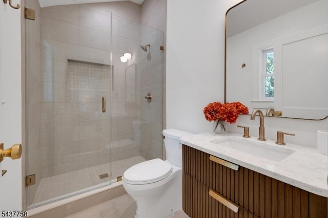51 Brookside Ter, North Caldwell Boro, NJ 07006