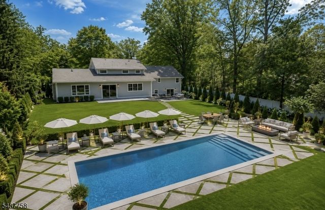 51 Brookside Ter, North Caldwell Boro, NJ 07006