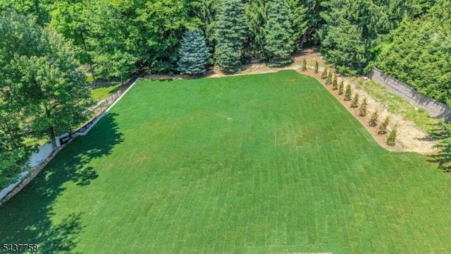 51 Brookside Ter, North Caldwell Boro, NJ 07006