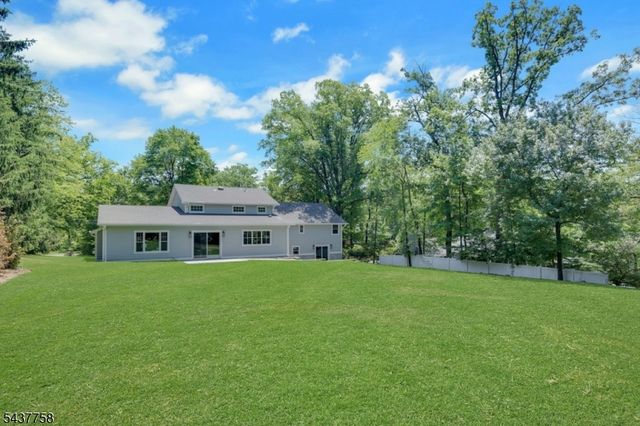 51 Brookside Ter, North Caldwell Boro, NJ 07006