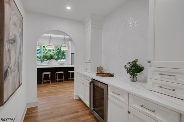 51 Brookside Ter, North Caldwell Boro, NJ 07006