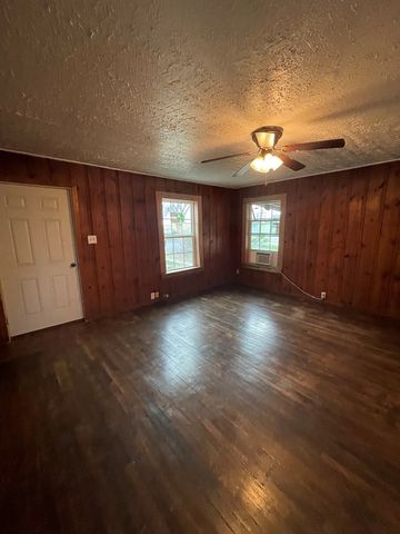 20 E 39th St, San Angelo, TX 76903