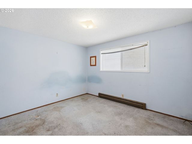 2158 N DANEBO Ave, Eugene, OR 97402