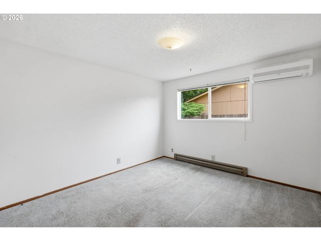 2158 N DANEBO Ave, Eugene, OR 97402