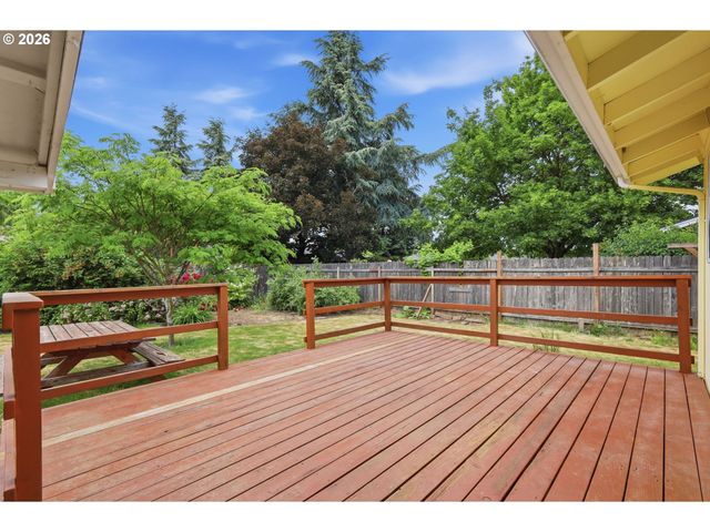 2158 N DANEBO Ave, Eugene, OR 97402