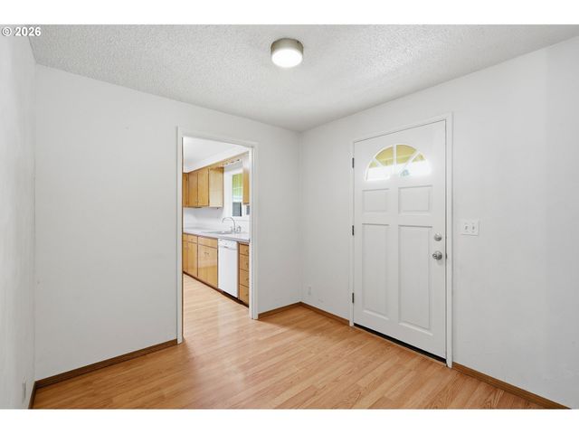 2158 N DANEBO Ave, Eugene, OR 97402