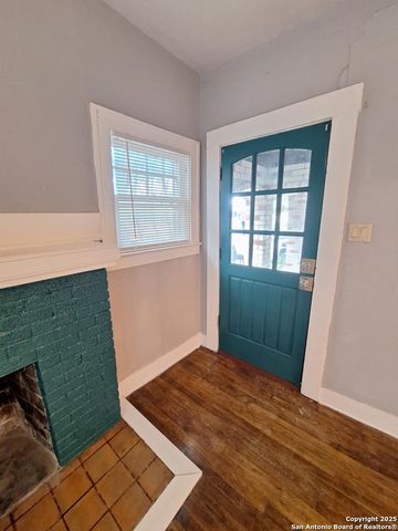 2134 CINCINNATI AVE, San Antonio, TX 78228