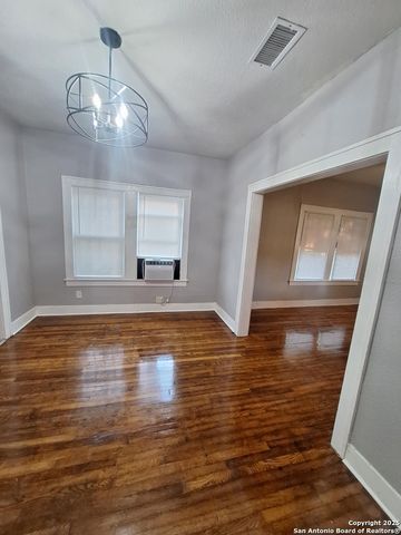 2134 CINCINNATI AVE, San Antonio, TX 78228
