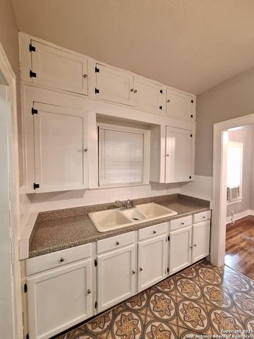 2134 CINCINNATI AVE, San Antonio, TX 78228