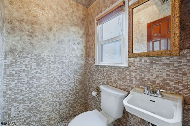 700 Willick Rd, Linden City, NJ 07036