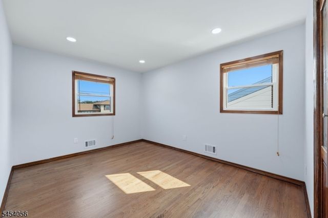 700 Willick Rd, Linden City, NJ 07036