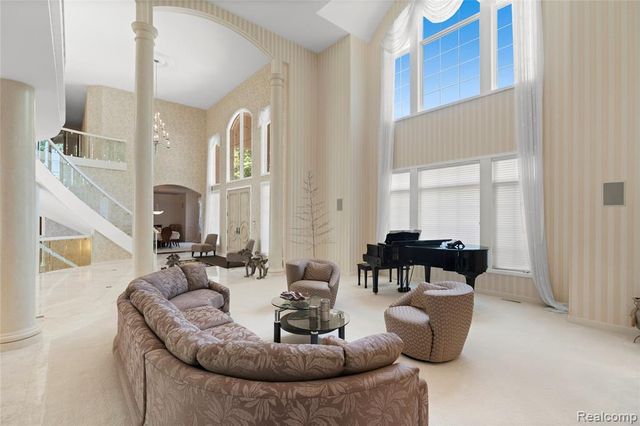8479 Misty Meadows, Grand Blanc, MI 48439