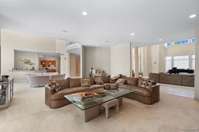 8479 Misty Meadows, Grand Blanc, MI 48439
