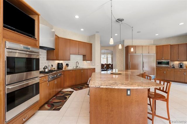 8479 Misty Meadows, Grand Blanc, MI 48439