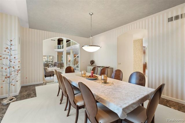 8479 Misty Meadows, Grand Blanc, MI 48439