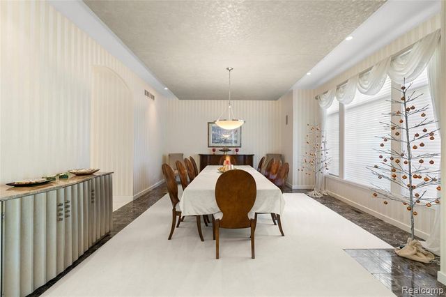 8479 Misty Meadows, Grand Blanc, MI 48439