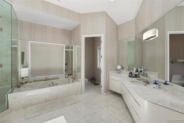 8479 Misty Meadows, Grand Blanc, MI 48439