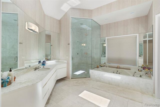 8479 Misty Meadows, Grand Blanc, MI 48439