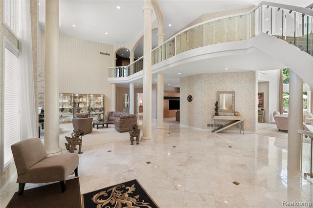 8479 Misty Meadows, Grand Blanc, MI 48439