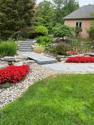 8479 Misty Meadows, Grand Blanc, MI 48439