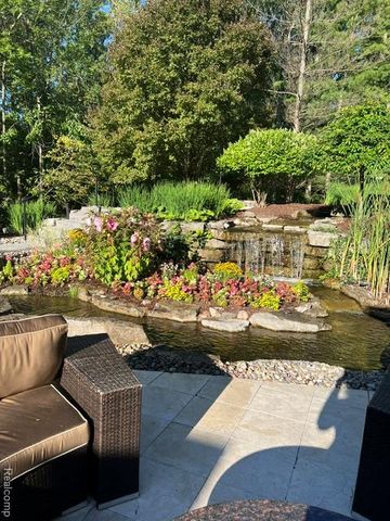 8479 Misty Meadows, Grand Blanc, MI 48439