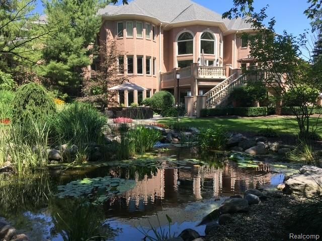 8479 Misty Meadows, Grand Blanc, MI 48439