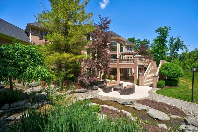 8479 Misty Meadows, Grand Blanc, MI 48439