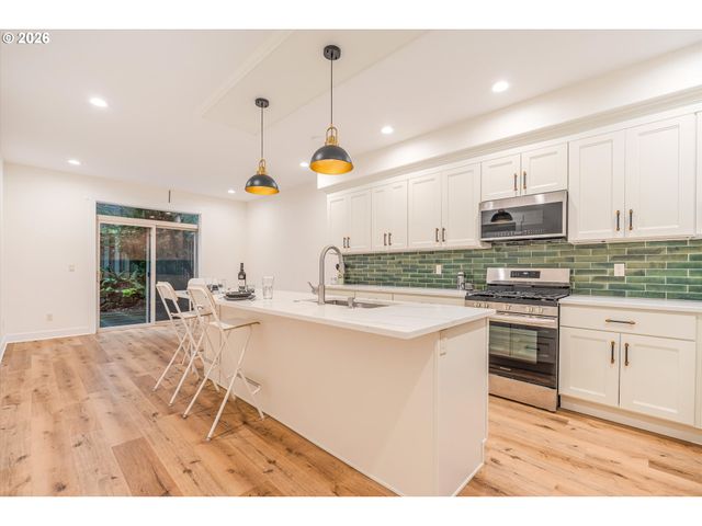 11819 Sw 60TH Ave, Portland, OR 97219