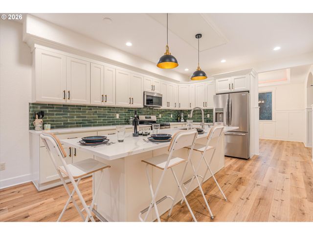 11819 Sw 60TH Ave, Portland, OR 97219