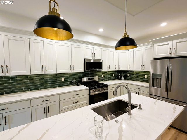 11819 Sw 60TH Ave, Portland, OR 97219