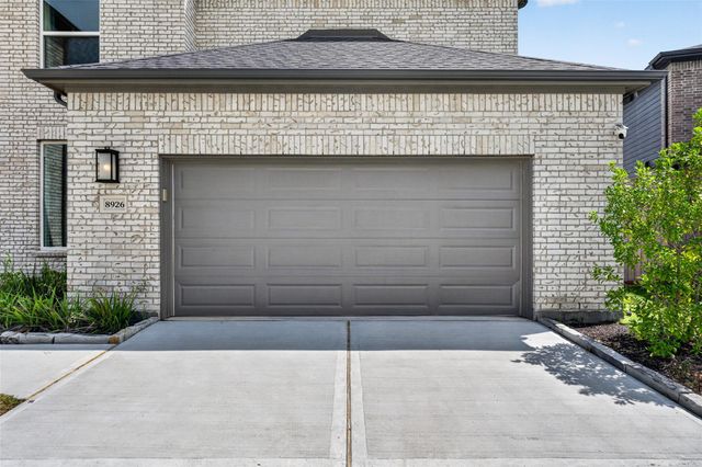 8926 Darlington Cove Court, Cypress, TX 77433