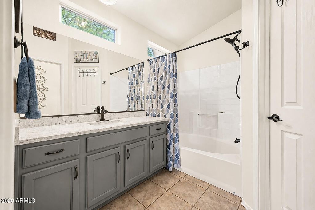 Image 12 of property listing at 2024 S BALDWIN -- 74, Mesa, AZ 85209