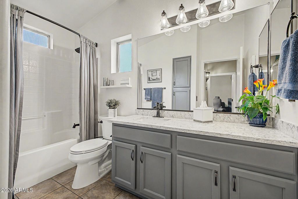 Image 17 of property listing at 2024 S BALDWIN -- 74, Mesa, AZ 85209