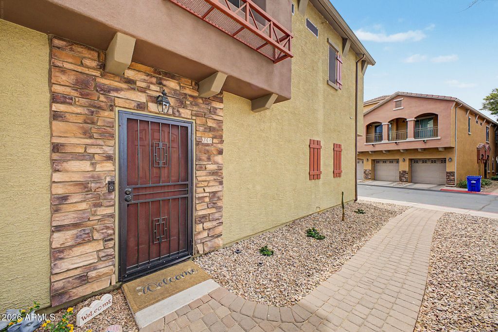 Image 2 of property listing at 2024 S BALDWIN -- 74, Mesa, AZ 85209
