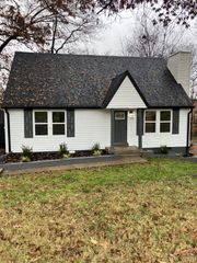 609 Bay Ln, Clarksville, TN 37042