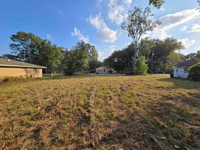 5373 Sycamore St, Baton Rouge, LA 70805