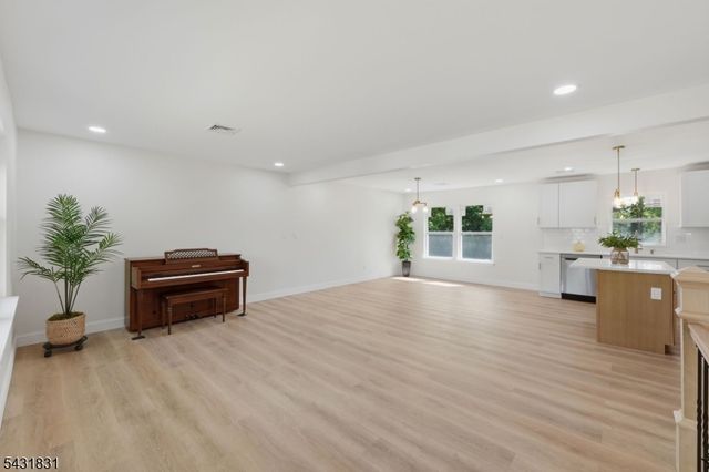 67 Grant Ave, Piscataway Twp., NJ 08854