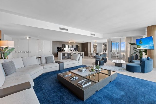 851 NE 1st Ave 5201, Miami, FL 33132