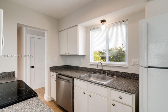 2920 S Le Jeune Rd 1, Coral Gables, FL 33134